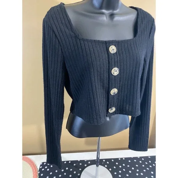 No Comment. Women’s Black  4 Button From Front Long sleeve Crop Top Size L - Picture 9 of 16